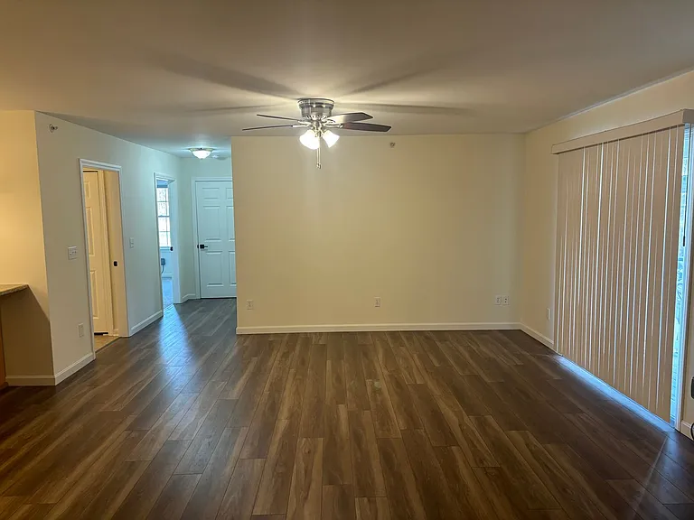 4 Commonwealth Dr — Photo 55