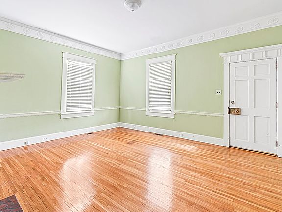 5th image of 411 Abbott Ave