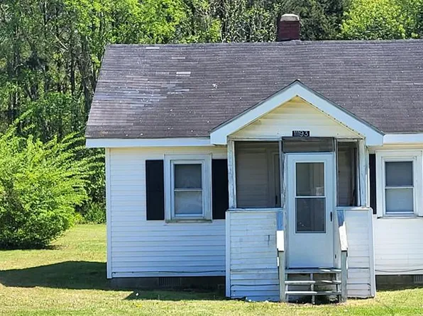 11193 Parallel Rd, Birdsnest, VA 23307