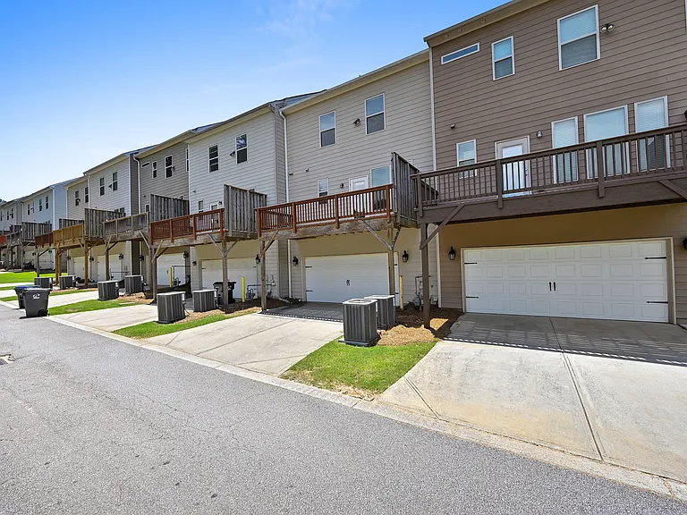 2489 Village Park Bnd — Photo 34