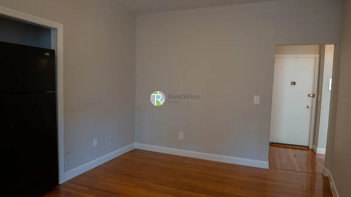 Building Photo - 1132 Commonwealth Ave #7