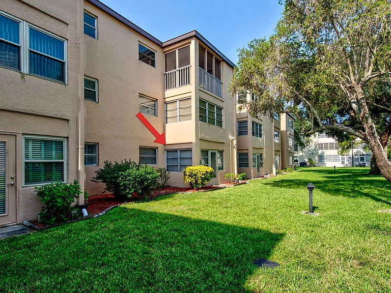 4600 98th Way N #104 — Photo 8