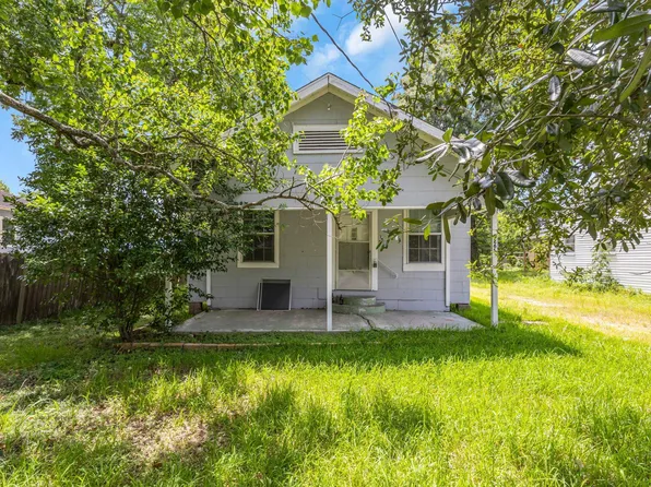3265 Gulf St, Beaumont, TX 77703