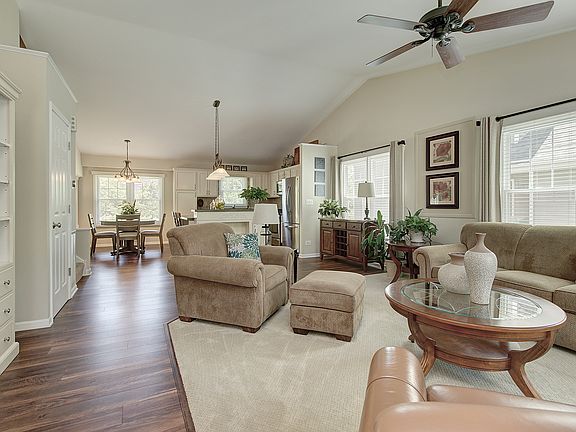 3rd image of 2224 Honeywood Ct