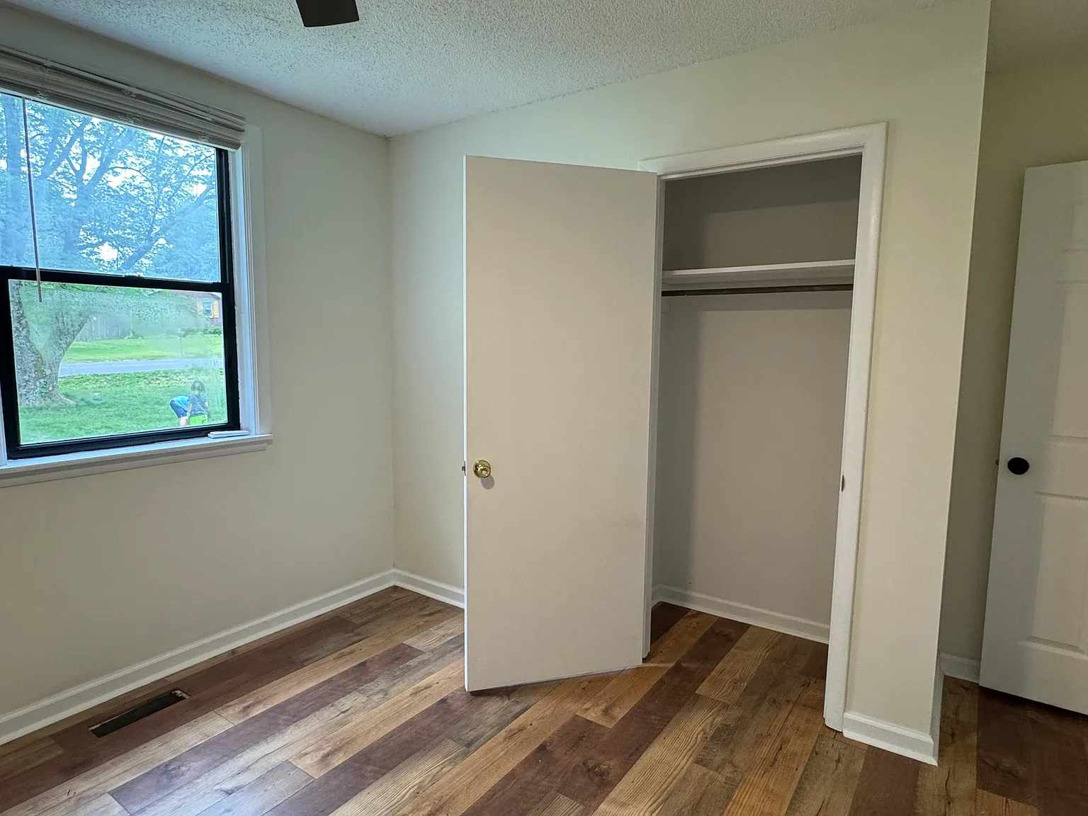 3 bed, 1050 sqft, $1,600 — Photo 3