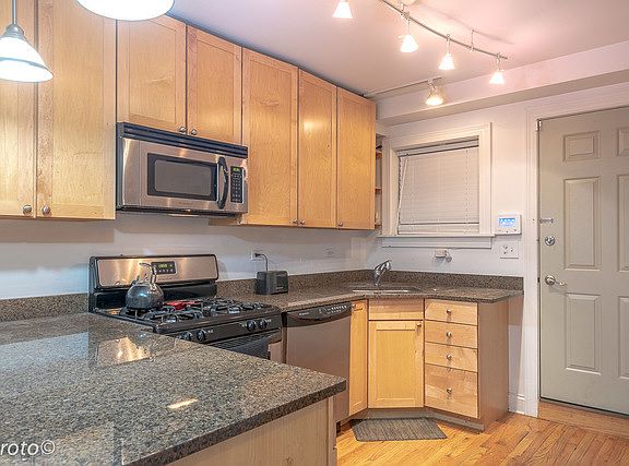 5th image of 4654 N Winchester Ave APT G