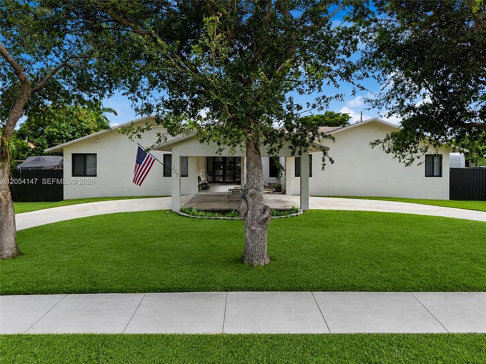 1st image of 225 NW 21st St