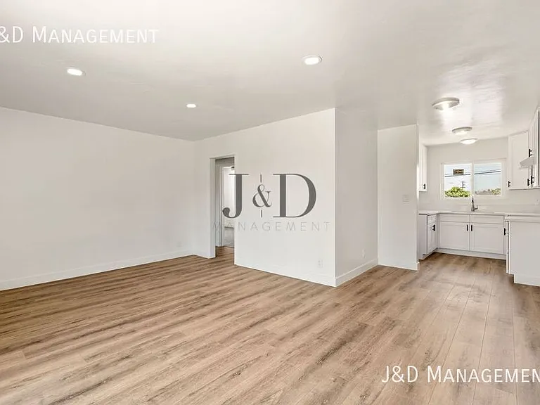 2248 Ocean View Blvd #5 — Photo 2