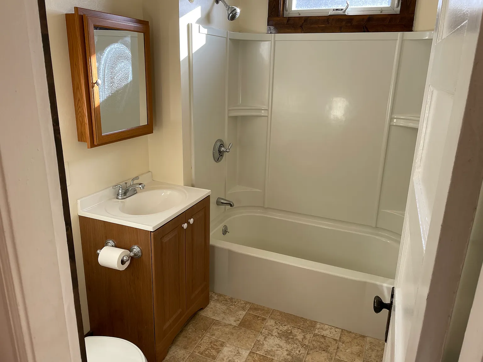 2 bed, 1350 sqft, $1,800 — Photo 2