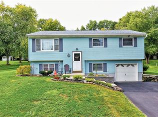 25 Surrey Rd, Chester, NY 10918