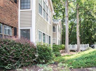 113 Barrington Hills Dr, Sandy Springs, GA