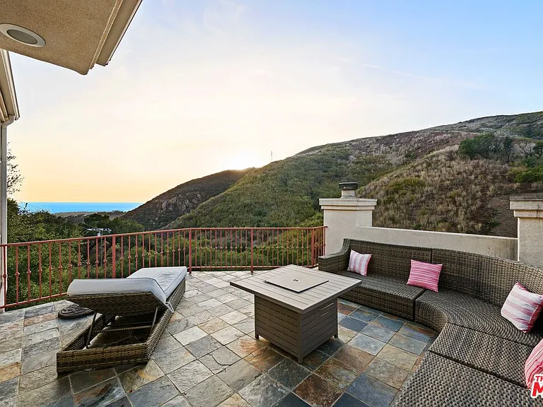 4345 Escondido Trl — Photo 31