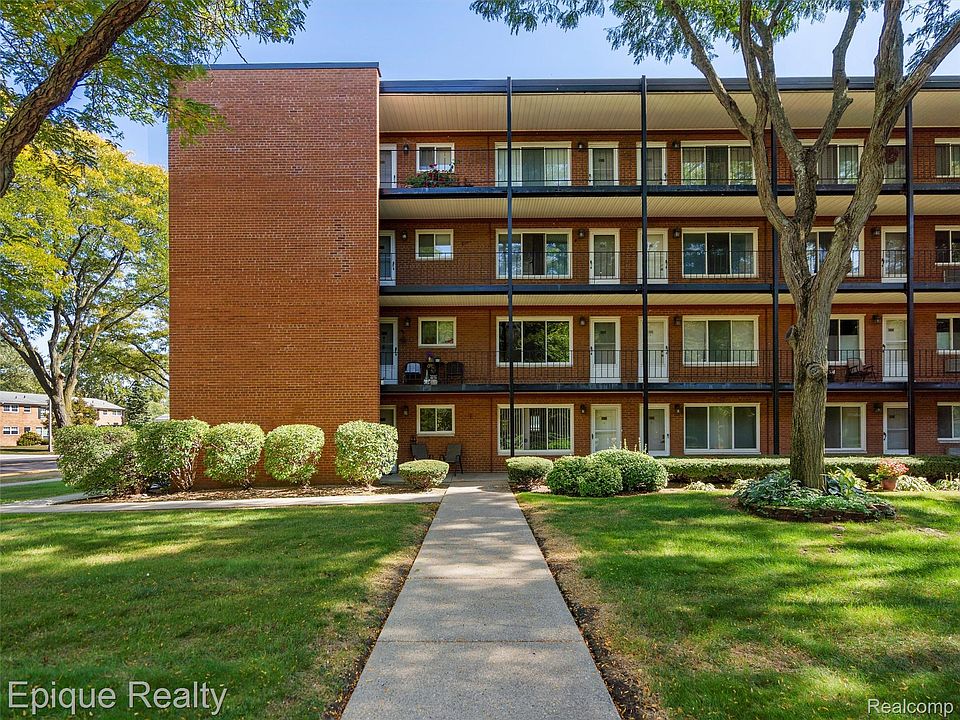 1st image of 2915 W 13 Mile Rd #Apt 101