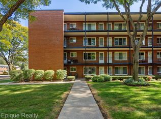 2915 W 13 Mile Rd #Apt 101, Royal Oak, MI