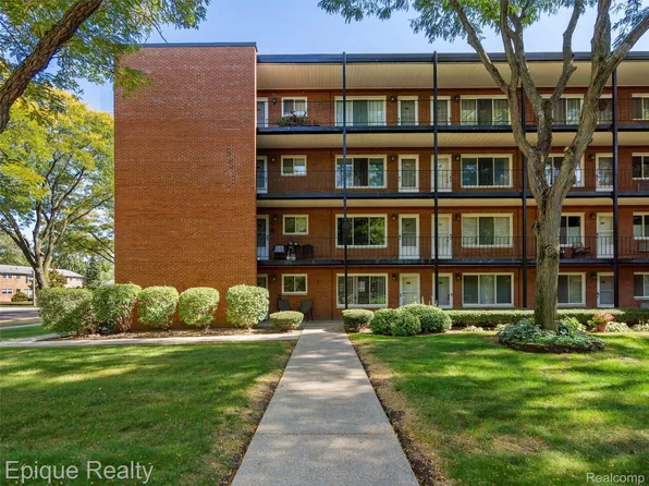 2915 W 13 Mile Rd #Apt 101, Royal Oak, MI 48073
