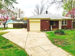 2222 S Old Manor Ct, Wichita, KS 67218