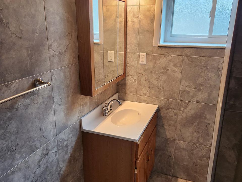 1st image of 735 Athalia St #2