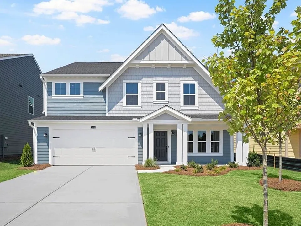 546 Crystal Lake Pkwy
