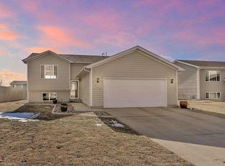 607 Kent St, Harrisburg, SD 57032