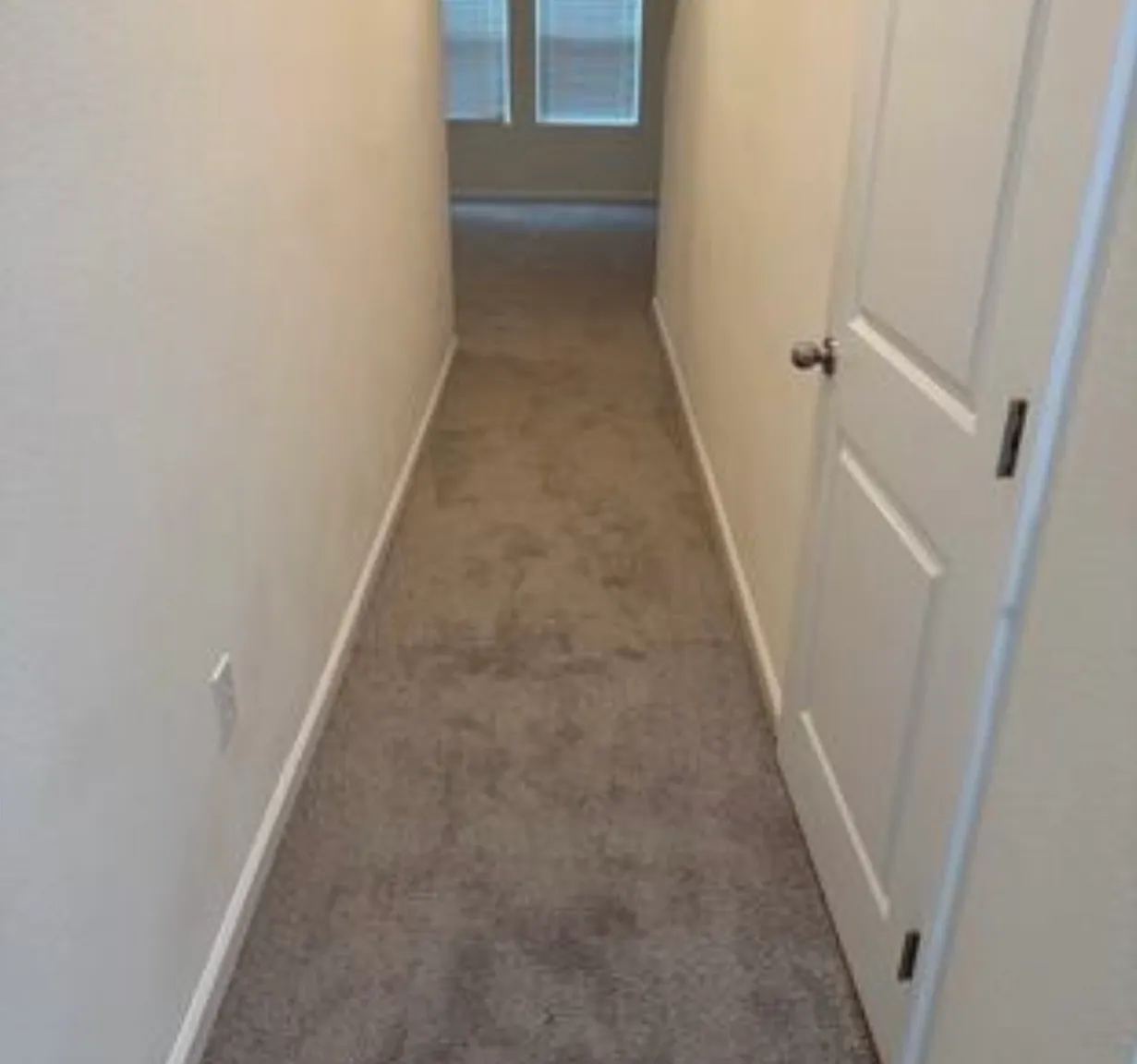 3 bed, 2.5 bath, 1826 sqft, $2,150 — Photo 2