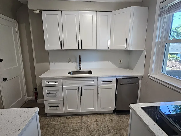 298 Diamond St — Photo 3