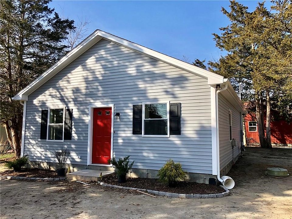 1st image of 190 Namquid Dr