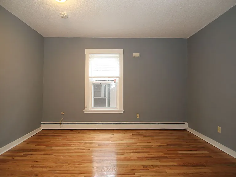 176 Bassett — Photo 19