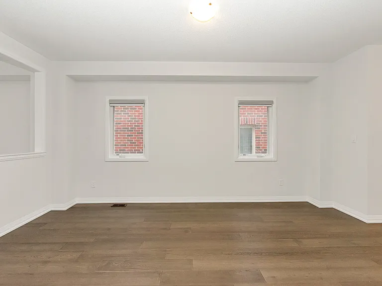 1372 Harrington St #1372 HARRINGTON ST — Photo 33