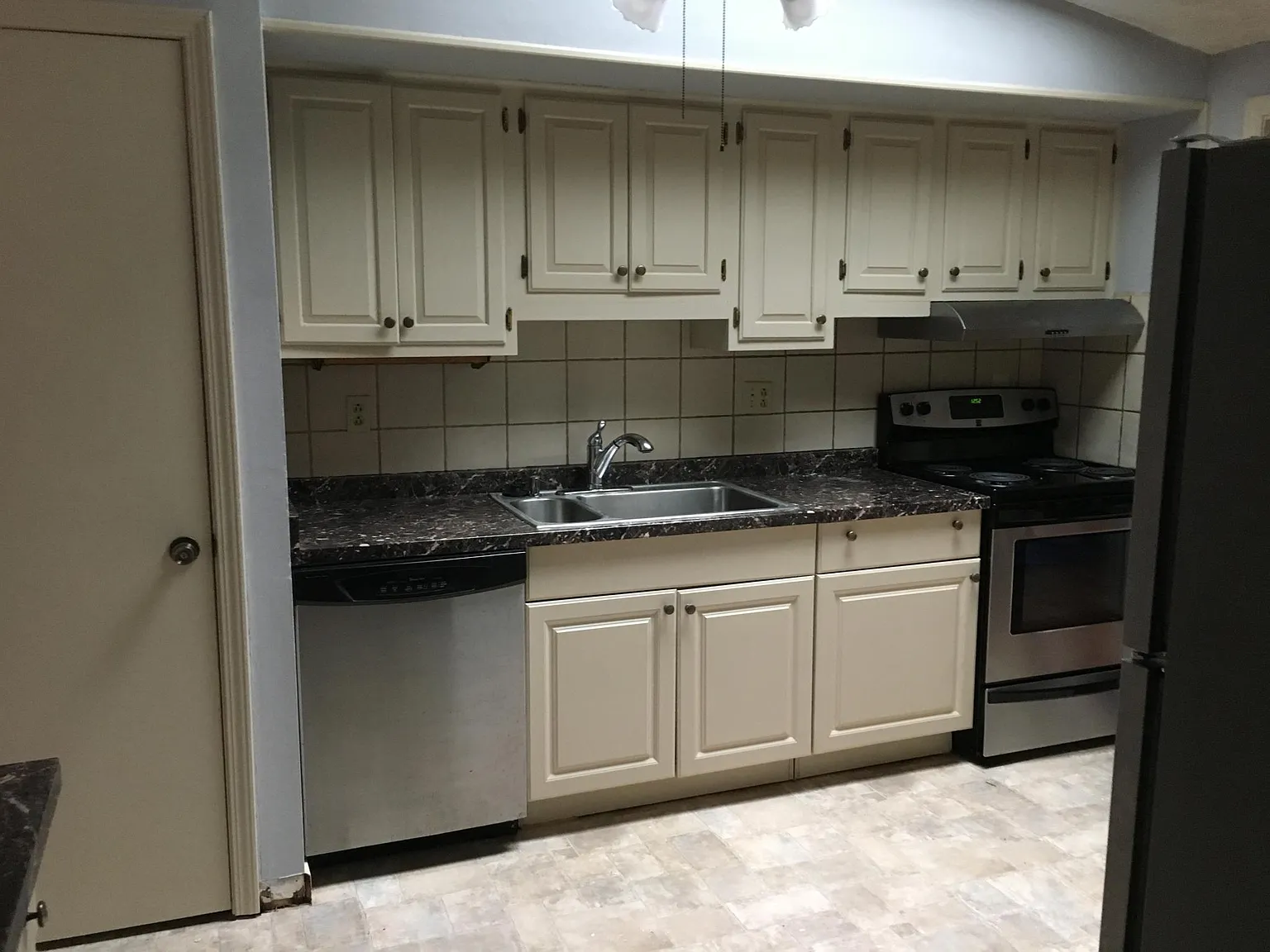 246 Pinehurst Ln — Photo 3
