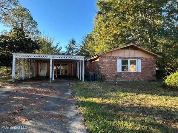 2419 Avenido Del Pinar St, Gautier, MS 39553
