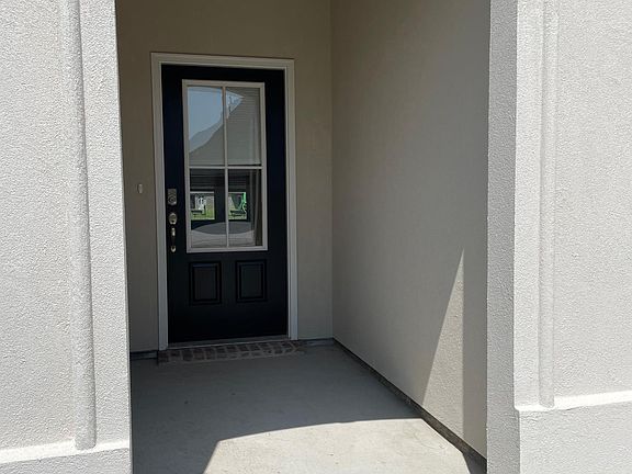 3rd image of 407 Eastwood Dr