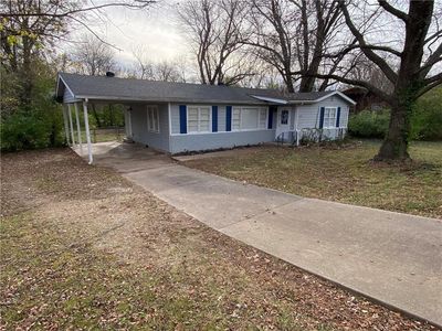 2001 W Lawson St, Fayetteville, AR, 72703