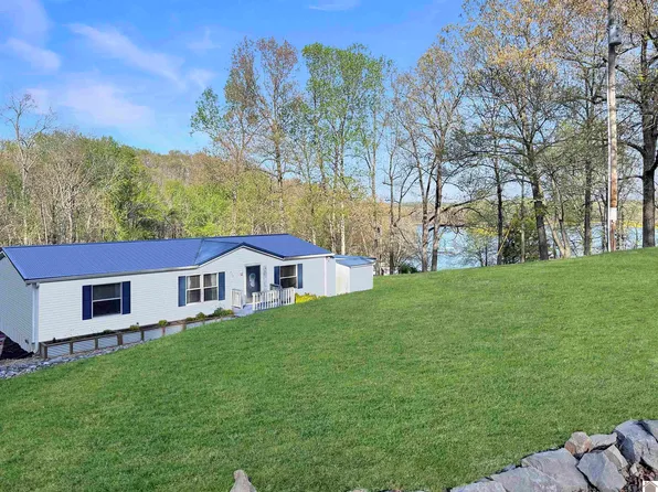 410 Shore Dr, Cadiz, KY 42211