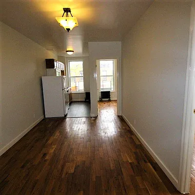 Rented by Space Link Realty | media 18