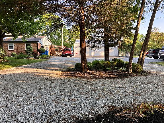4th image of 4702 N Fortville Pike