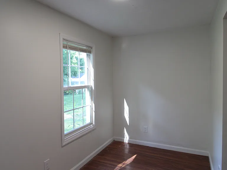 604 Augusta Ave — Photo 16