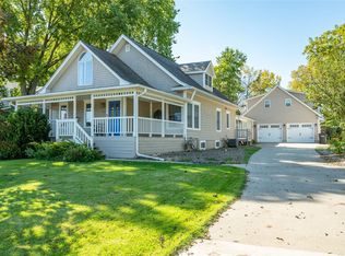 135 S 5th St, Carlisle, IA 50047