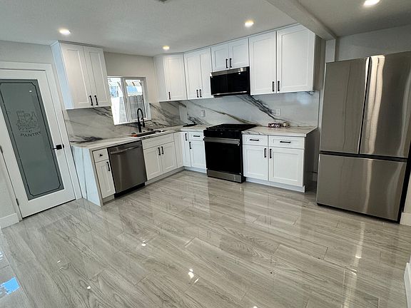 2nd image of 1526 Granite Hills Dr Unit B