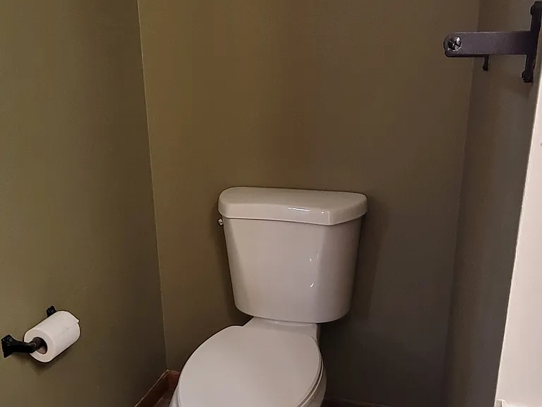 1055 S Fillmore Cir NE — Photo 22