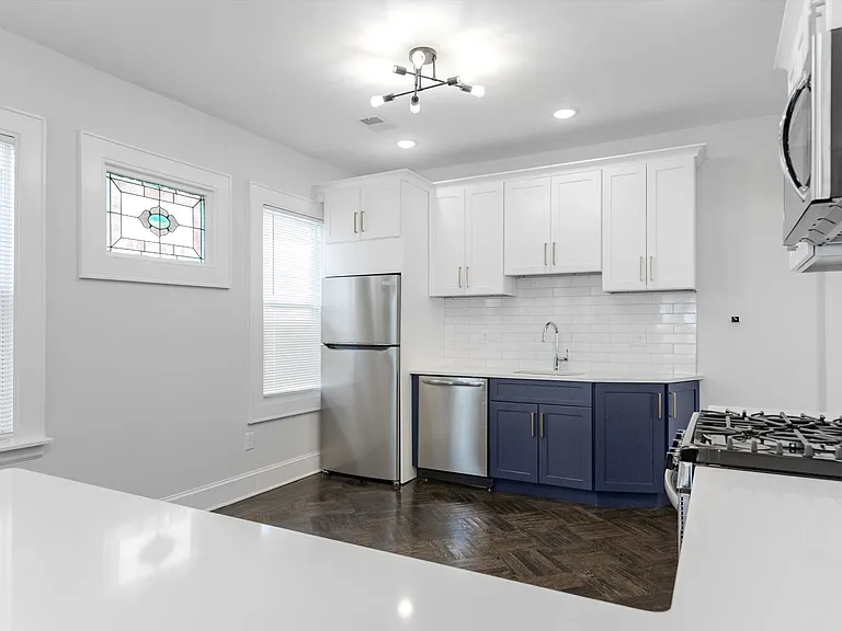 The Regis at Bloomfield — Photo 15