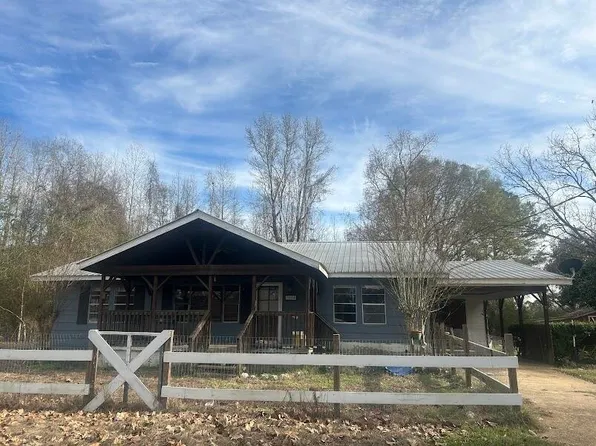 1634 Spring Hill Rd, Lumberton, MS 39455