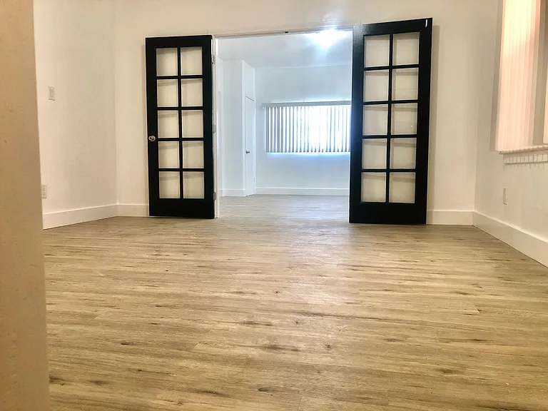 121 N New Hampshire Ave #101 — Photo 5