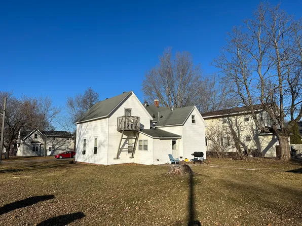 1620 6th St E, Menomonie, WI 54751