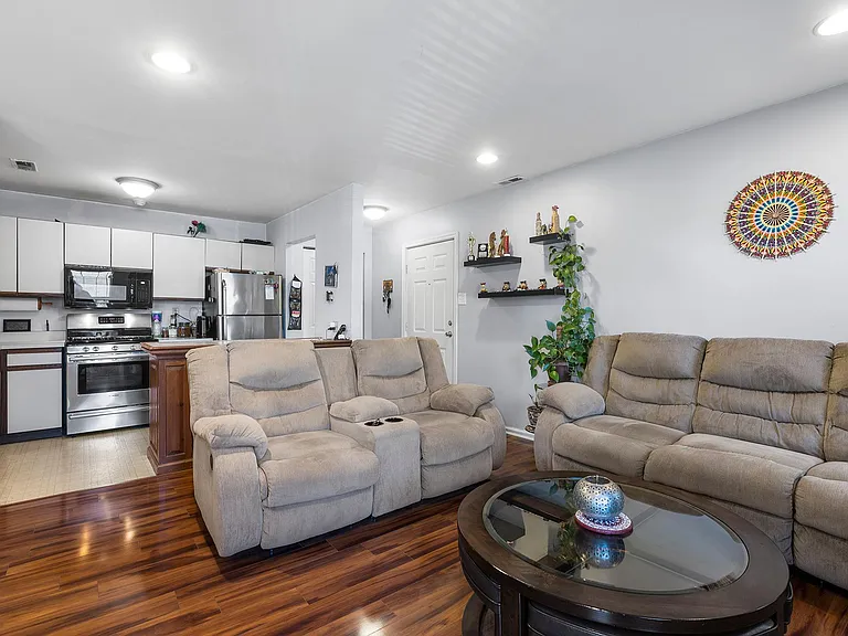1102 Diamond Dr — Photo 8