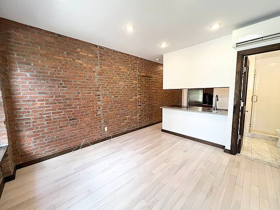3rd image of 322 E 59th St APT 2A