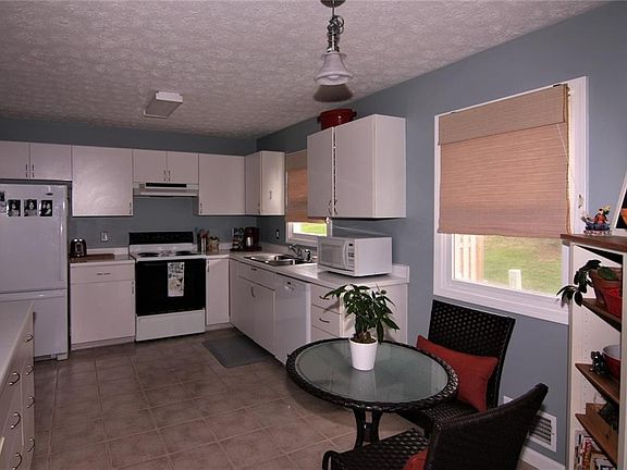2nd image of 1342 Courtney Dr