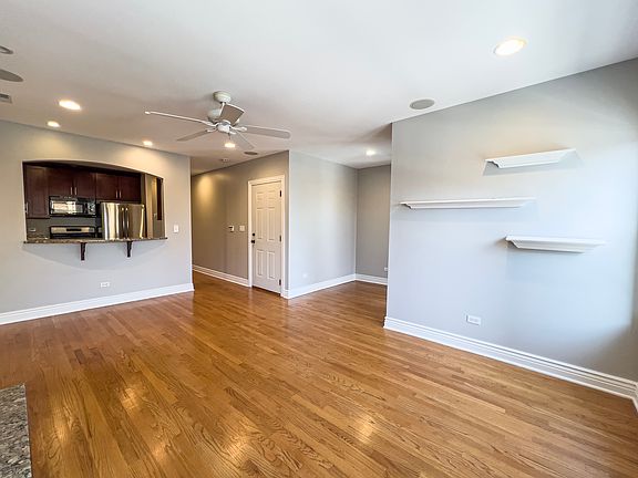 4th image of 1652 N Fairfield Ave #2