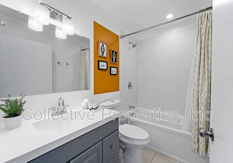 2735 Hornblend St #3 — Photo 9