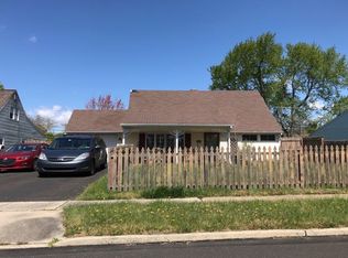 39 Indian Red Rd, Levittown, PA 19057