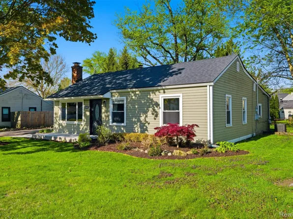 9081 Marlowe Ave, Plymouth, MI 48170